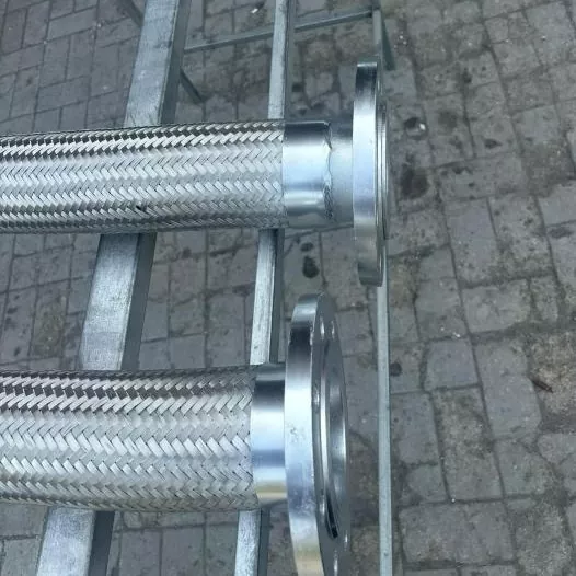 Korrugeret fleksibel metalslange